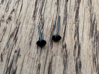 Ögon 4mm, svart glas